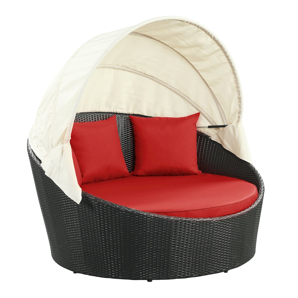 Siesta Canopy Outdoor Patio Daybed. Picture 1