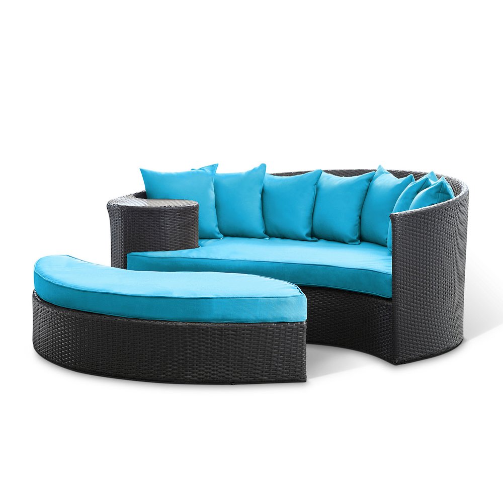 Taiji Outdoor Patio Wicker Daybed. Picture 1