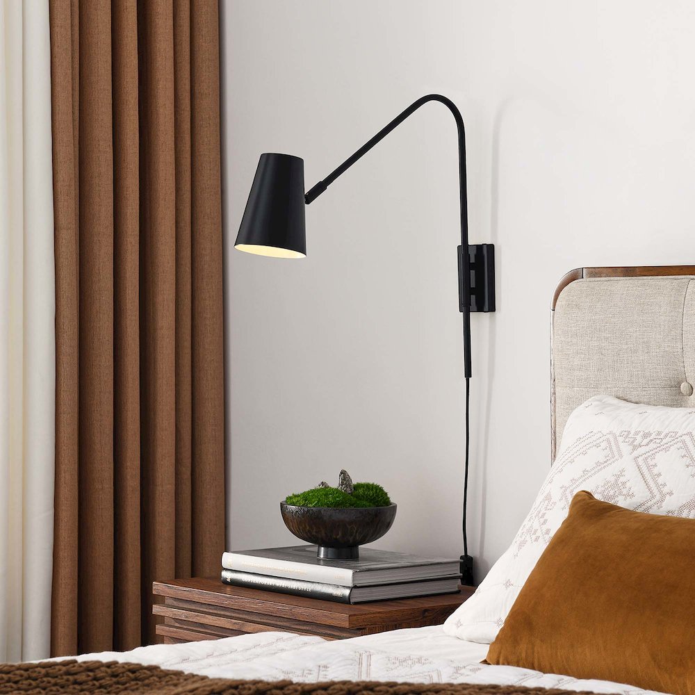 Faye Metal Wall Sconce. Picture 9