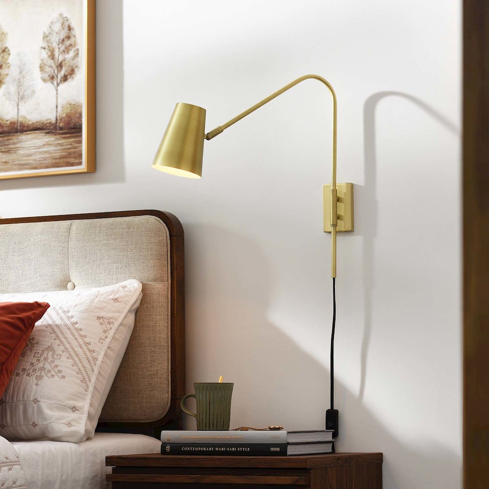 Faye Metal Wall Sconce. Picture 9