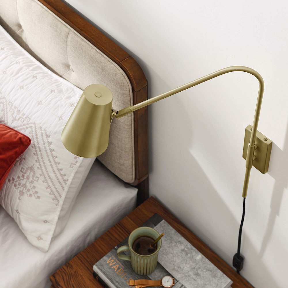 Faye Metal Wall Sconce. Picture 10