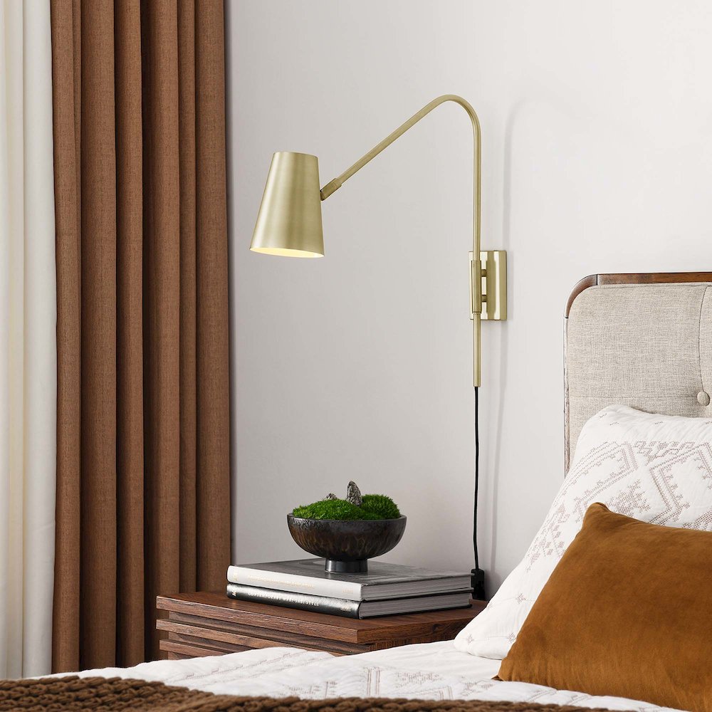 Faye Metal Wall Sconce. Picture 8