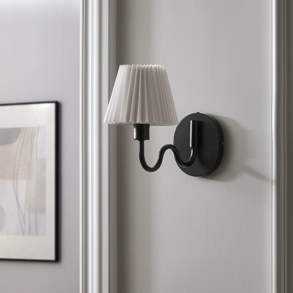 Wave Squiggle Arm Wall Sconce. Picture 11