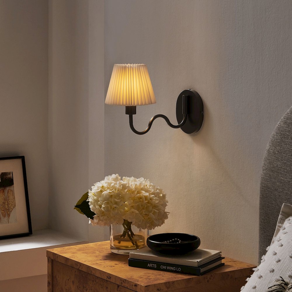 Wave Squiggle Arm Wall Sconce. Picture 13