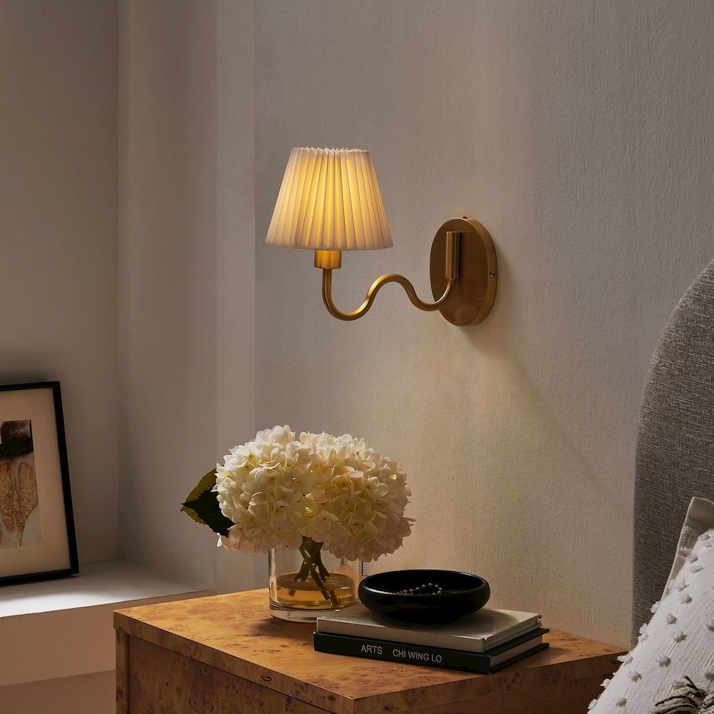Wave Squiggle Arm Wall Sconce. Picture 13