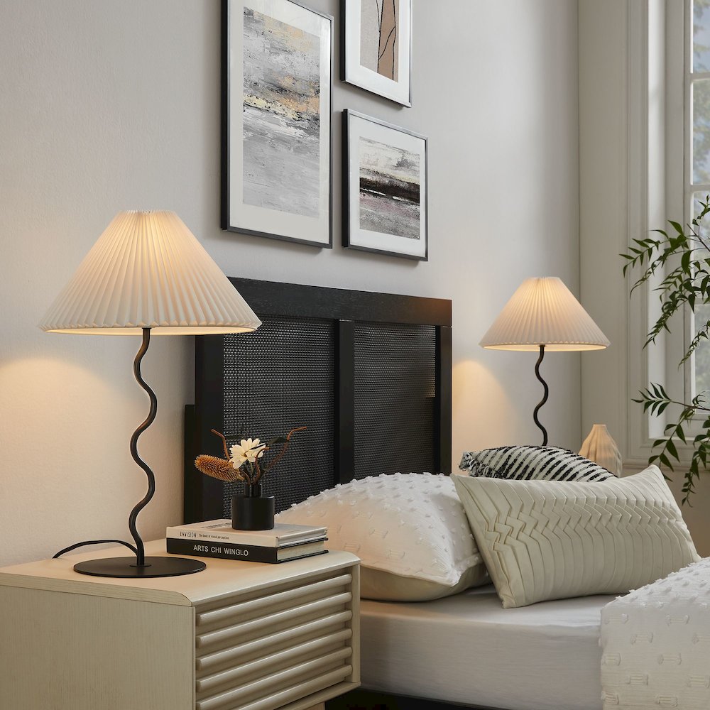 Wave Squiggle Table Lamp. Picture 9