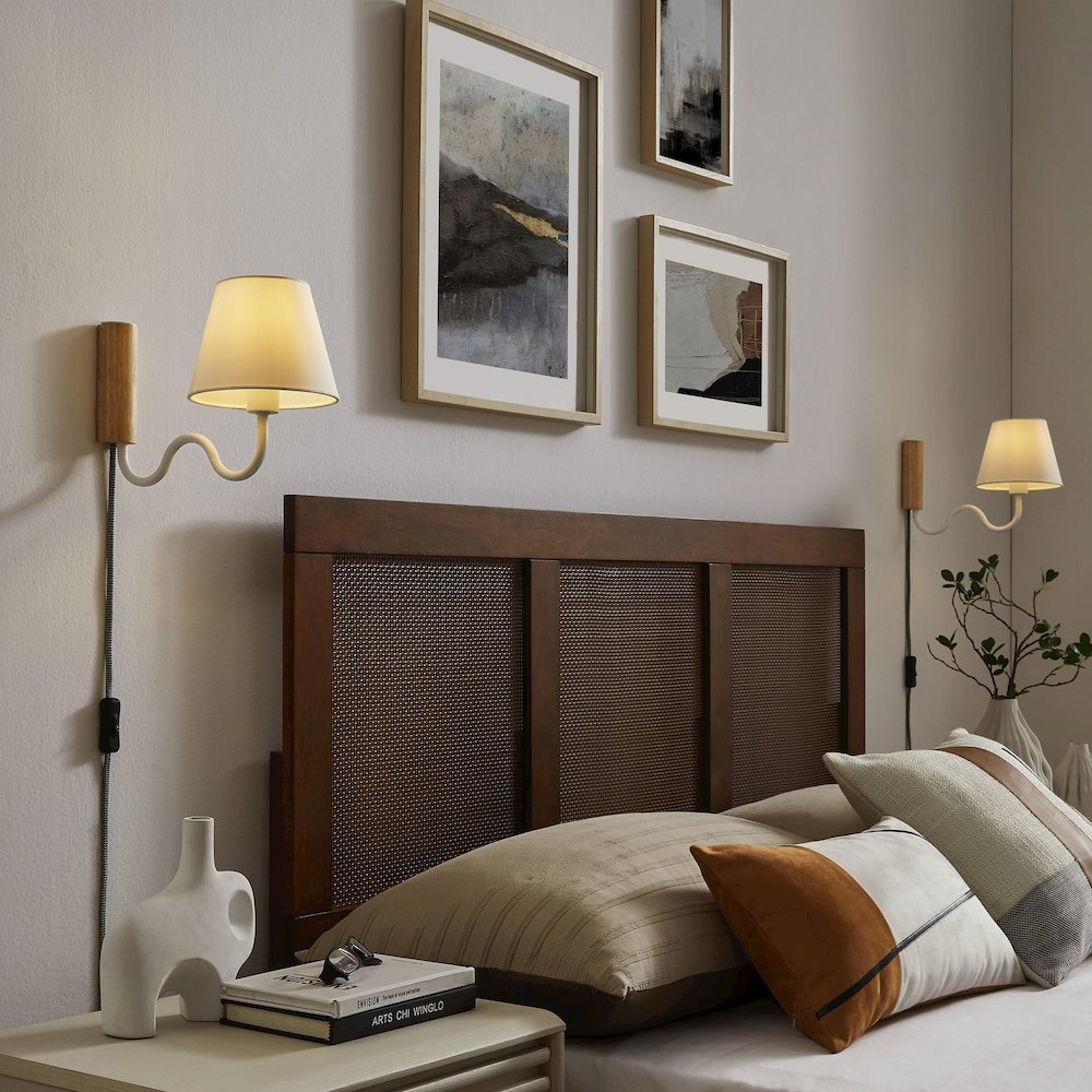 Sunlit Squiggle Arm Wall Sconce. Picture 11