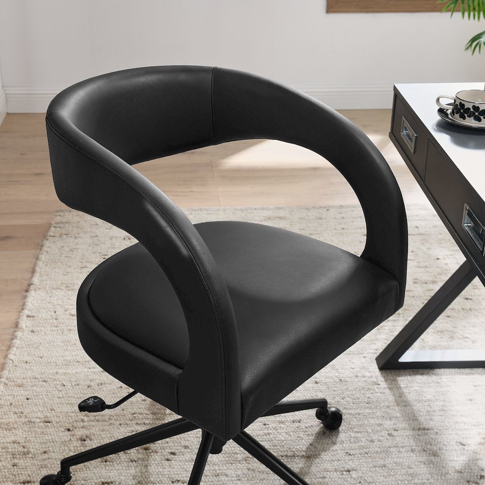 Pinnacle Vegan Leather Office Chair. Picture 10