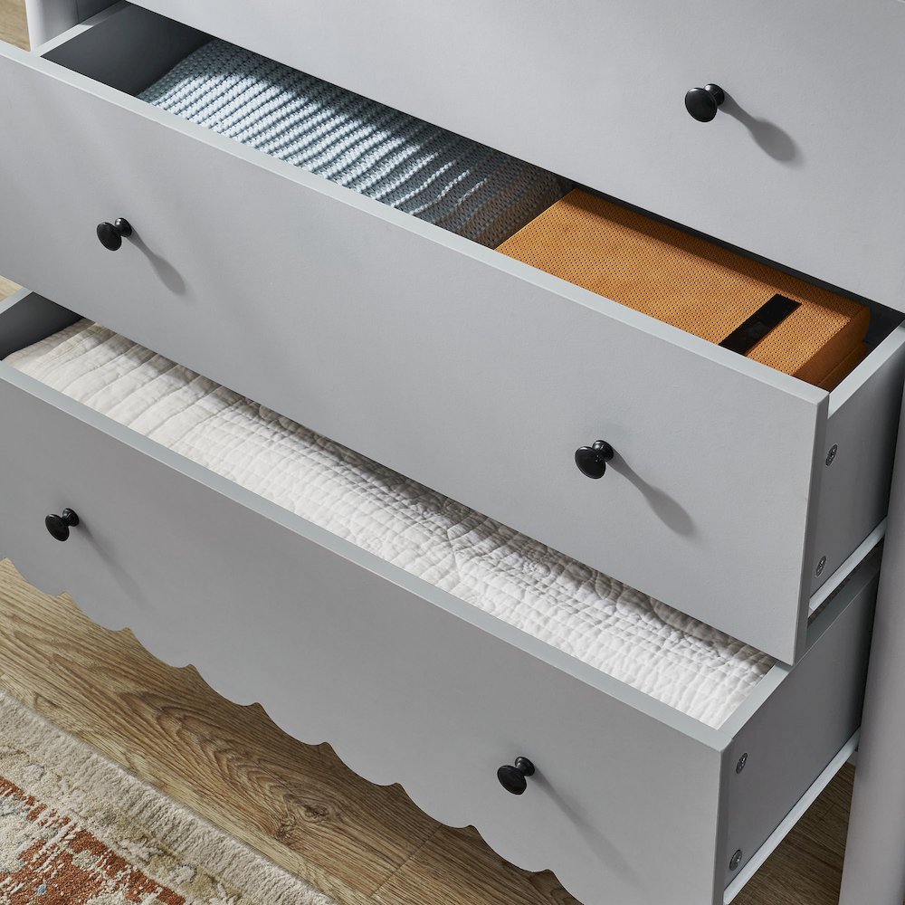 Emmeline Scalloped 5-Drawer Chest. Picture 8