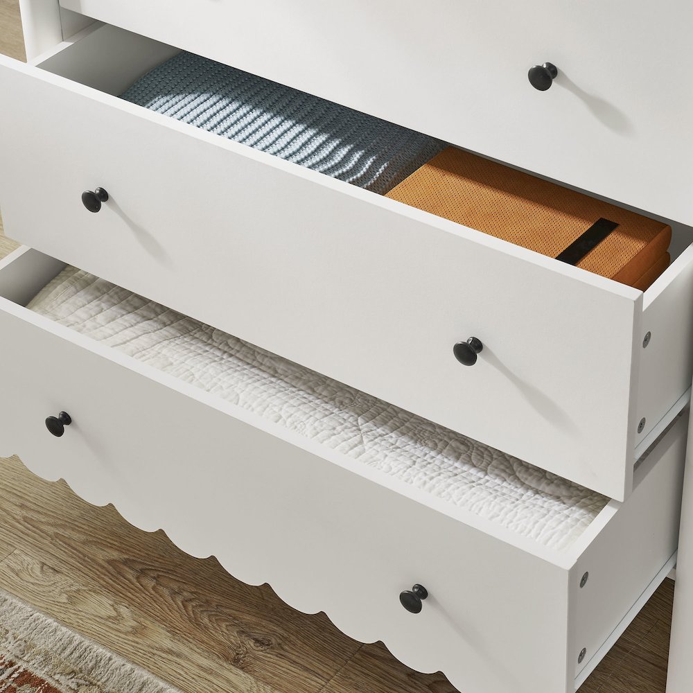 Emmeline Scalloped 5-Drawer Chest. Picture 8