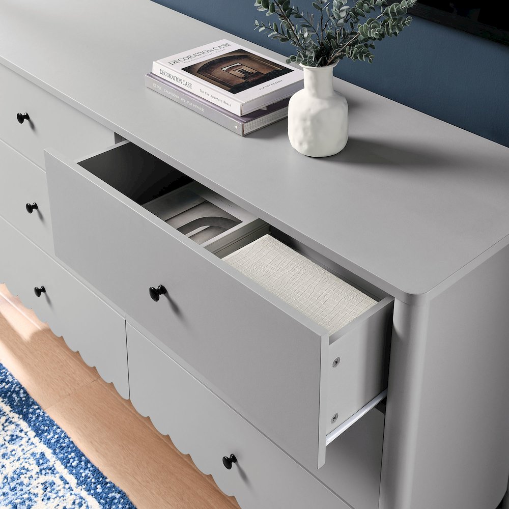 Emmeline Scalloped 6-Drawer Dresser. Picture 10