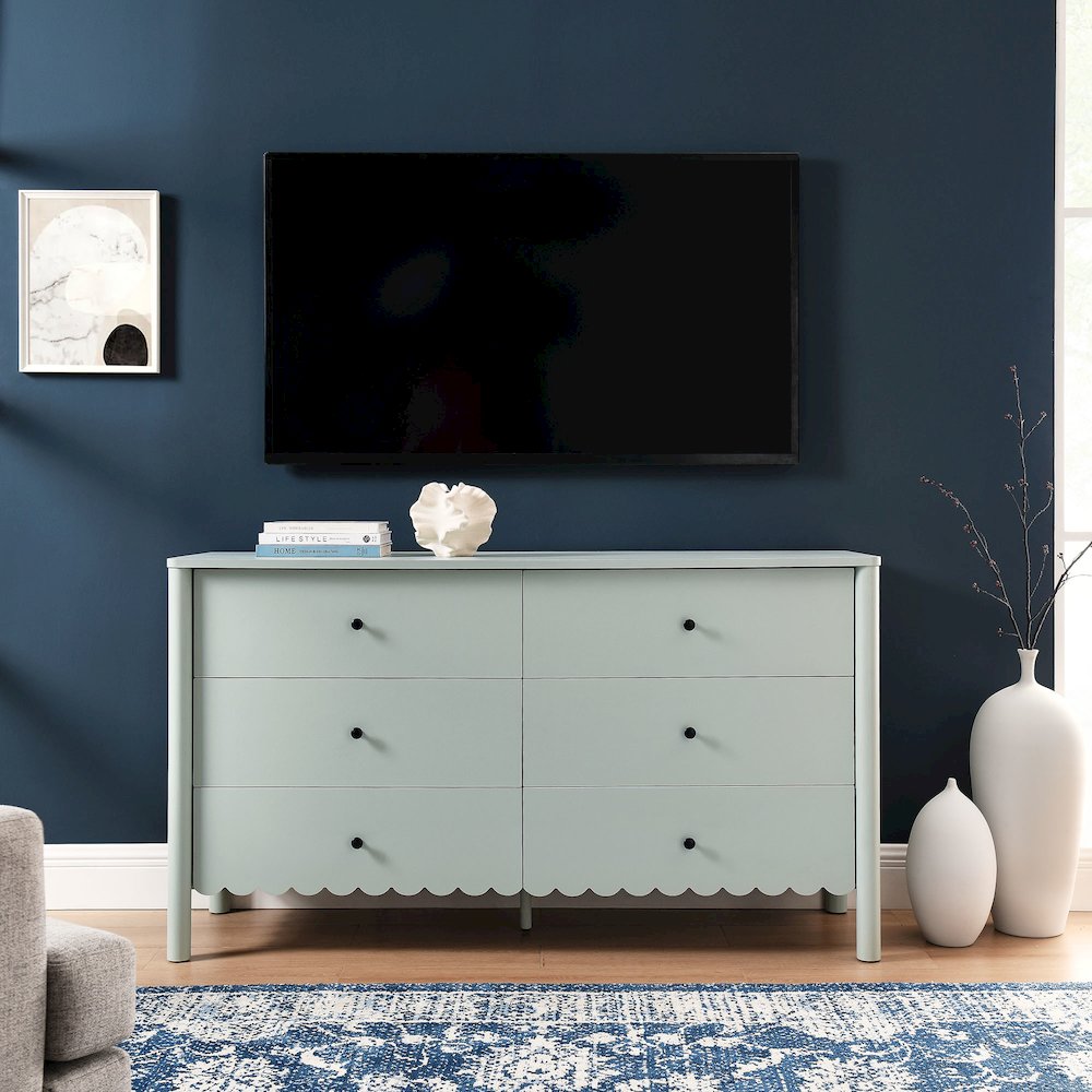 Emmeline Scalloped 6-Drawer Dresser. Picture 9