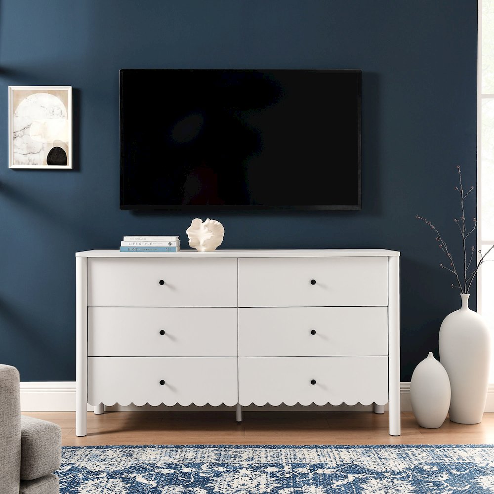 Emmeline Scalloped 6-Drawer Dresser. Picture 9