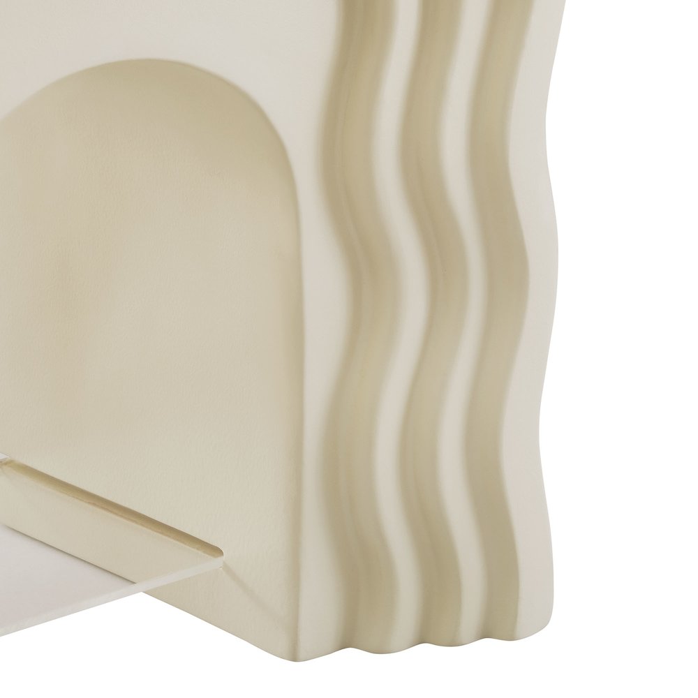 Jorin Squiggle Side Table. Picture 6