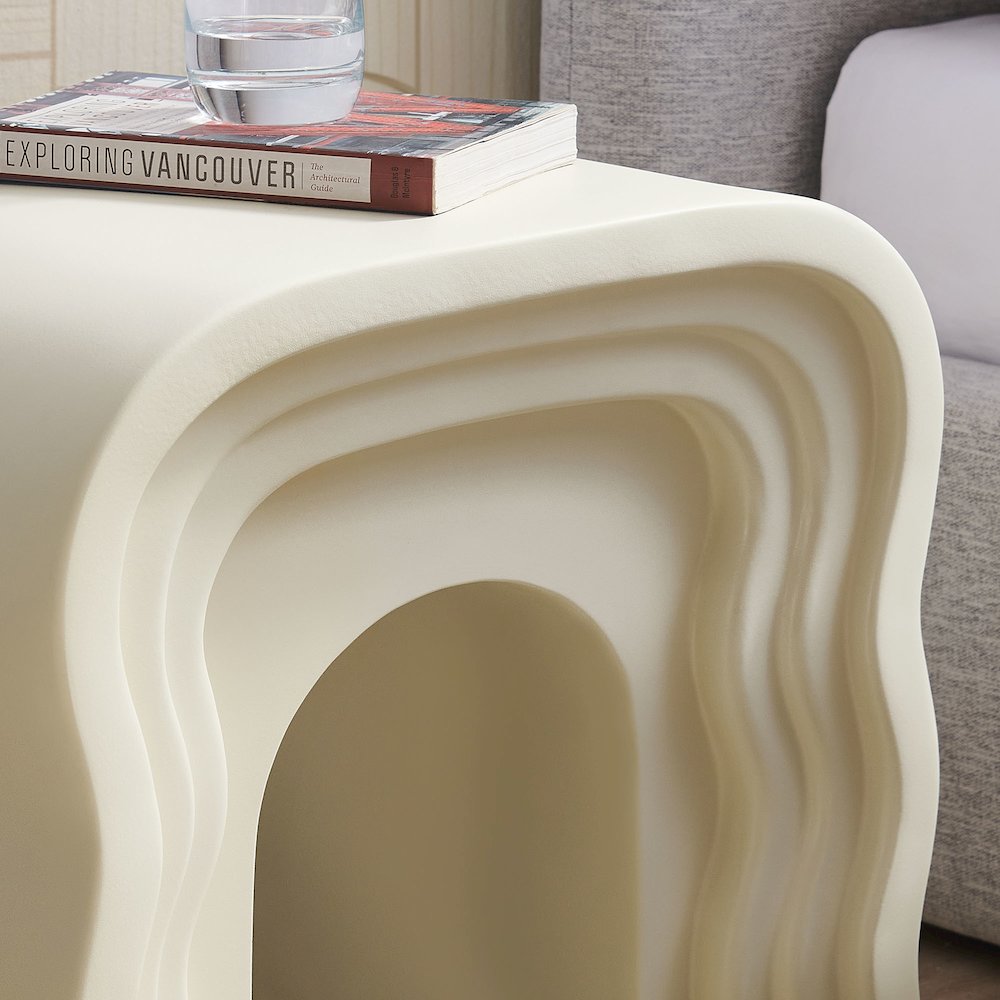 Jorin Squiggle Side Table. Picture 8