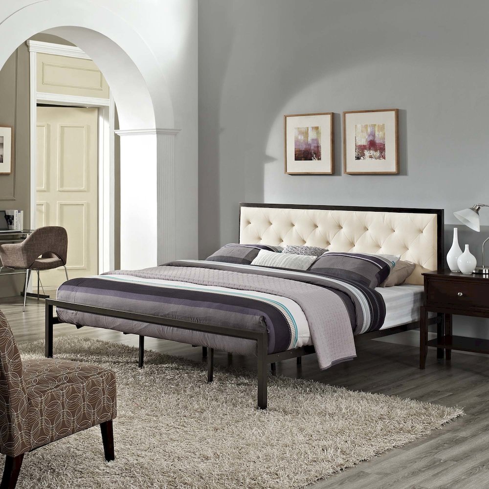 Mia Fabric King Bed. Picture 6