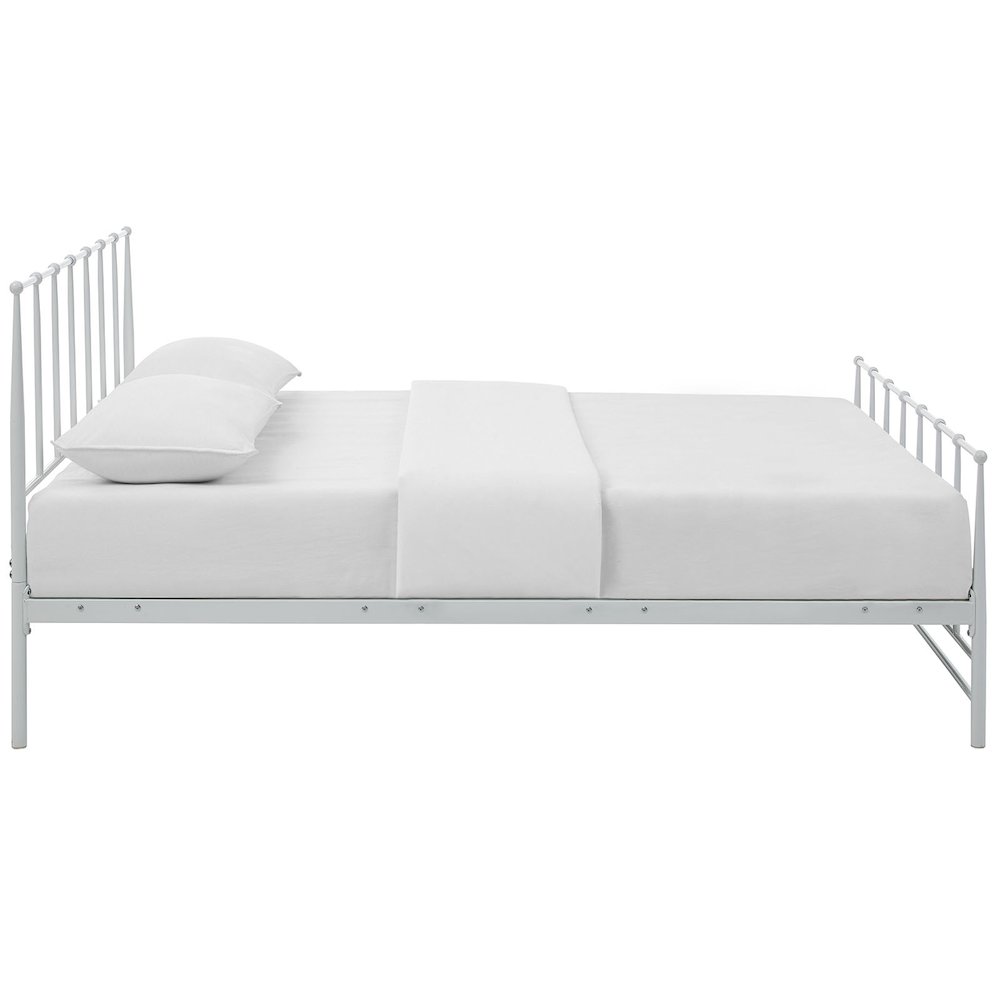 Estate King Bed. Picture 3