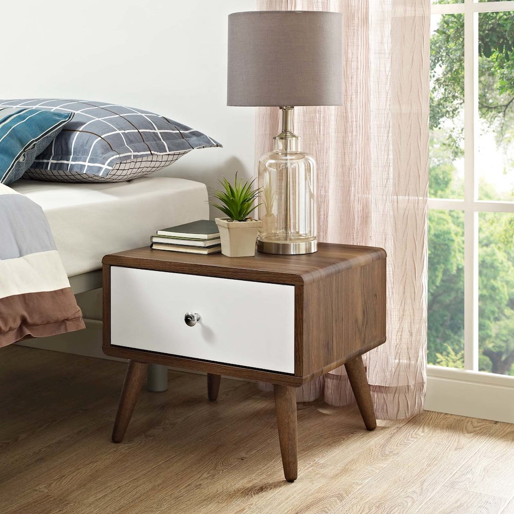 Transmit Nightstand. Picture 6