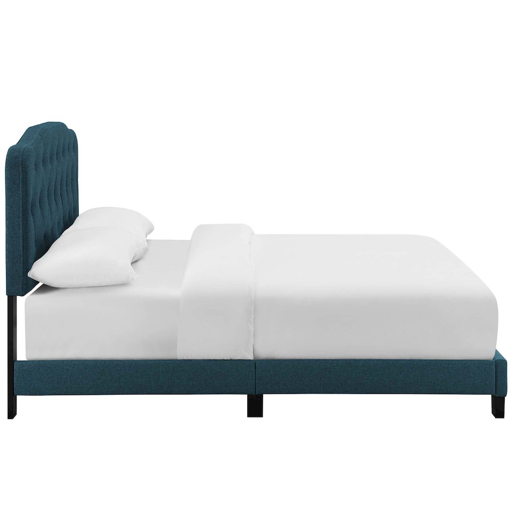 Amelia Upholstered Fabric Queen Bed. Picture 3