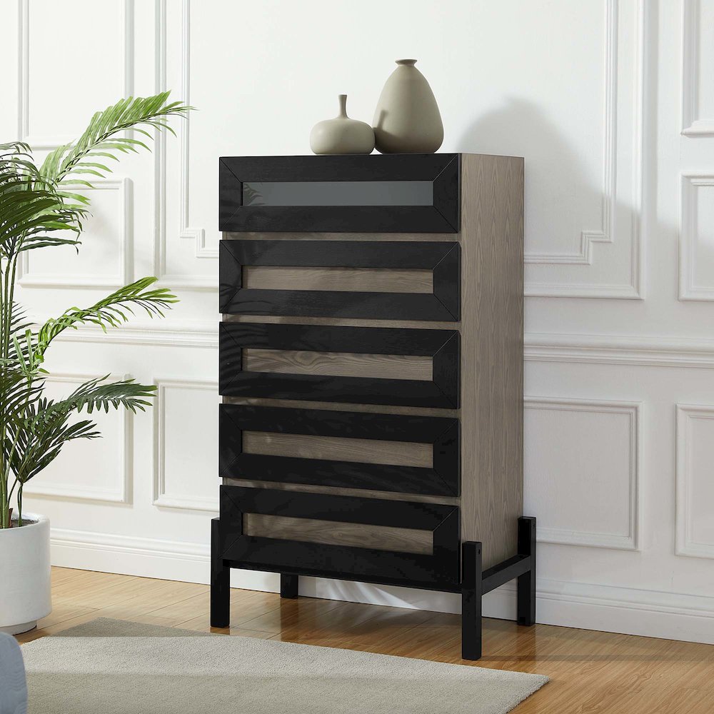 Merritt Chest. Picture 5