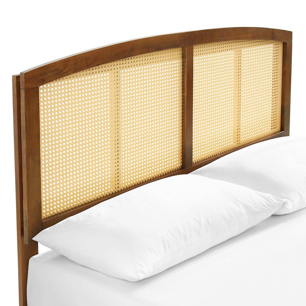 Sierra Cane and Wood Full Platform Bed With Angular Legs. Picture 6