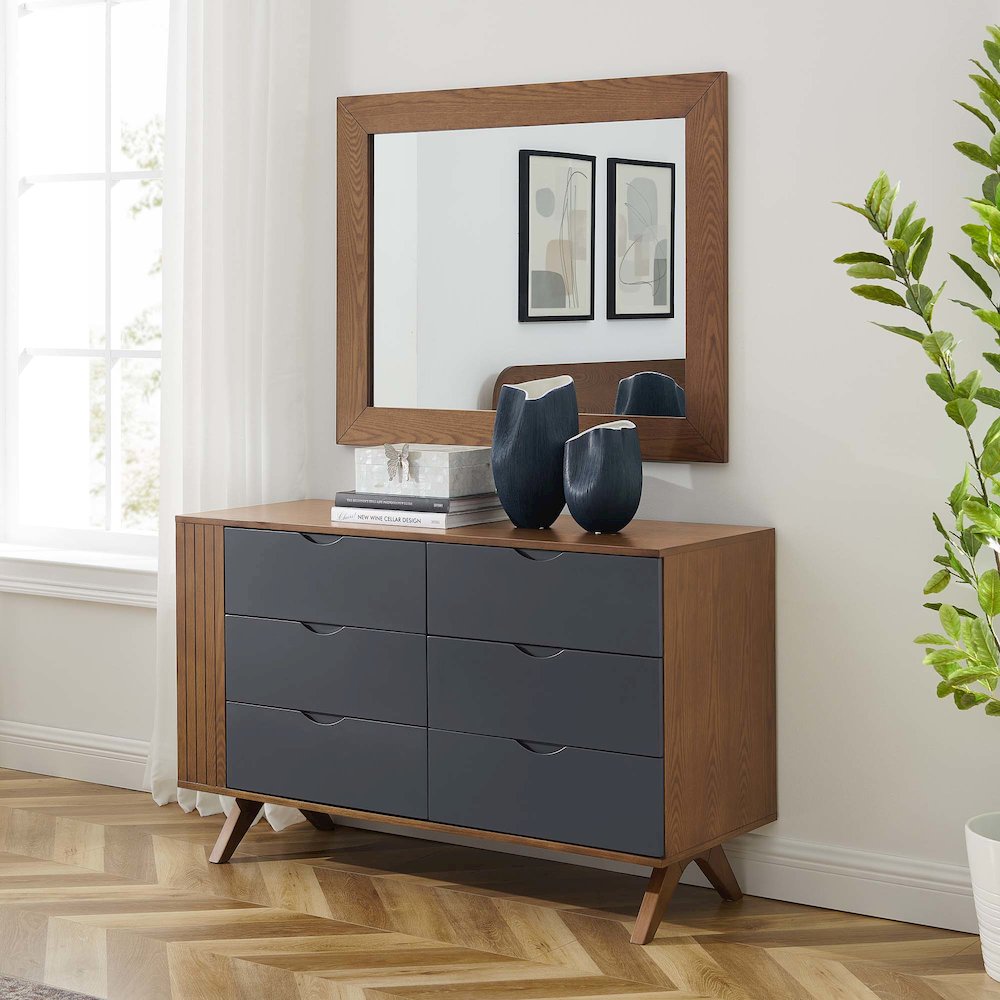 Dylan Dresser and Mirror. Picture 8