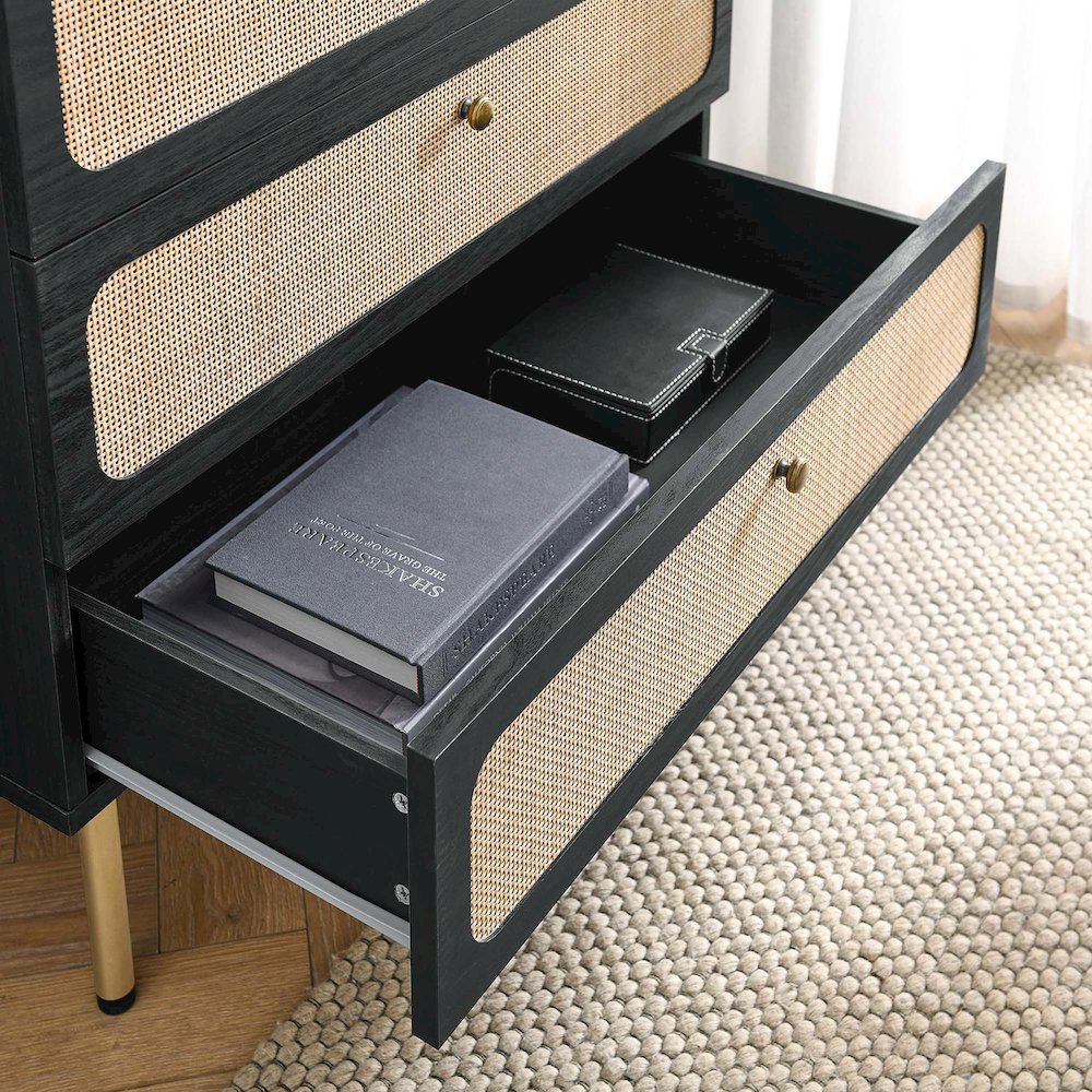 Chaucer 3-Drawer Chest. Picture 8