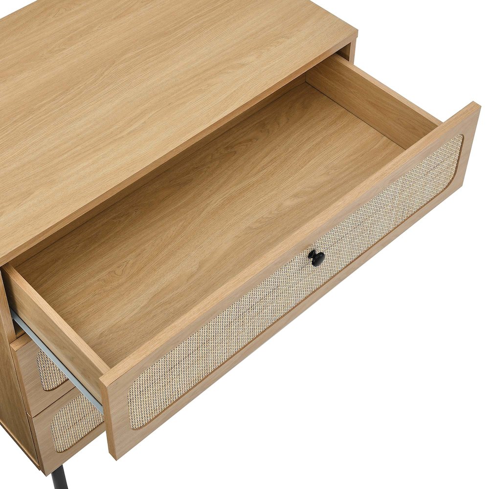 Chaucer 3-Drawer Chest. Picture 6