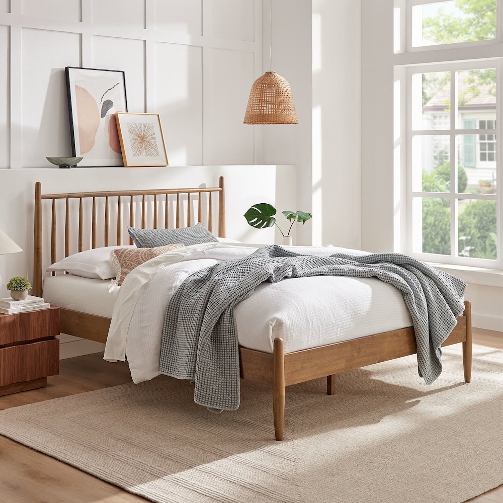 Zane King Size Spindle Bed. Picture 8