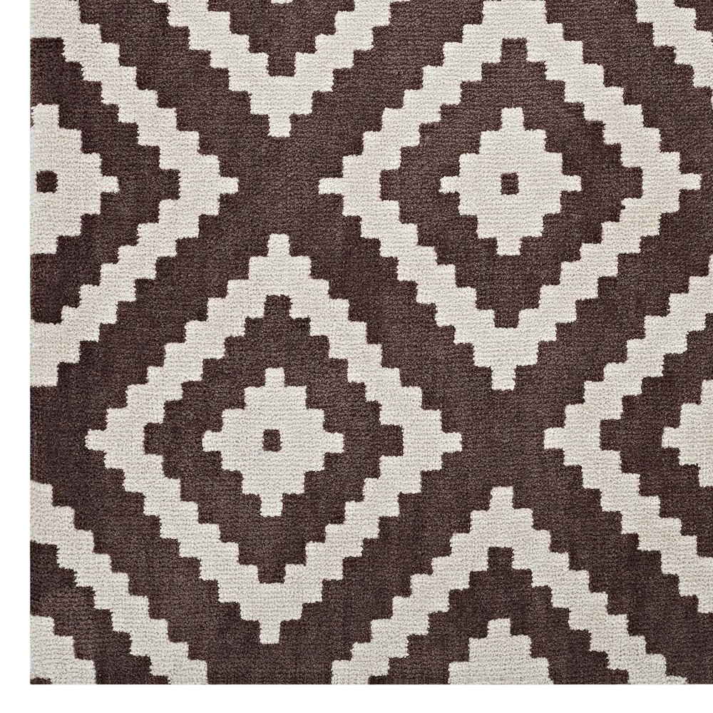 Alika Abstract Diamond Trellis 5x8 Area Rug. Picture 3