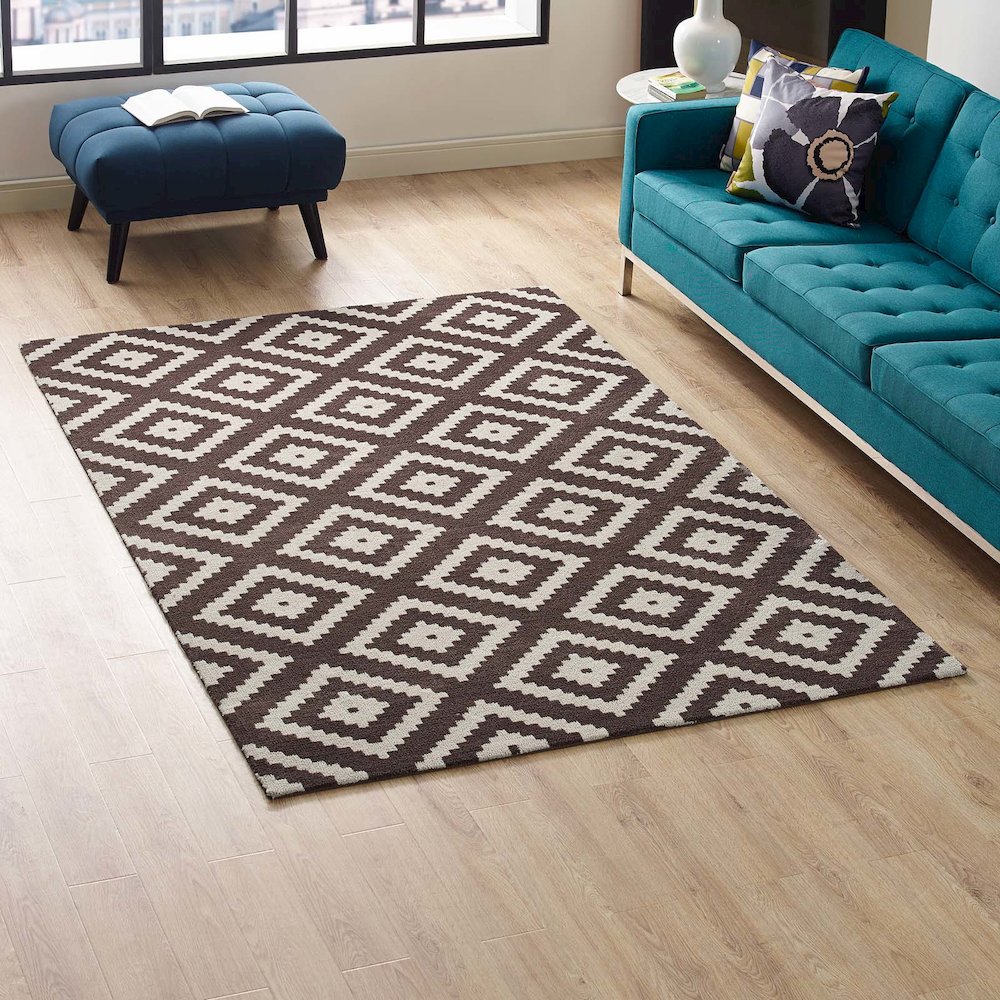Alika Abstract Diamond Trellis 5x8 Area Rug. Picture 5