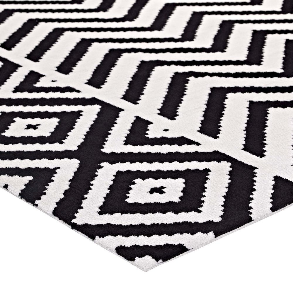 Ailani Geometric Chevron / Diamond 8x10 Area Rug. Picture 2