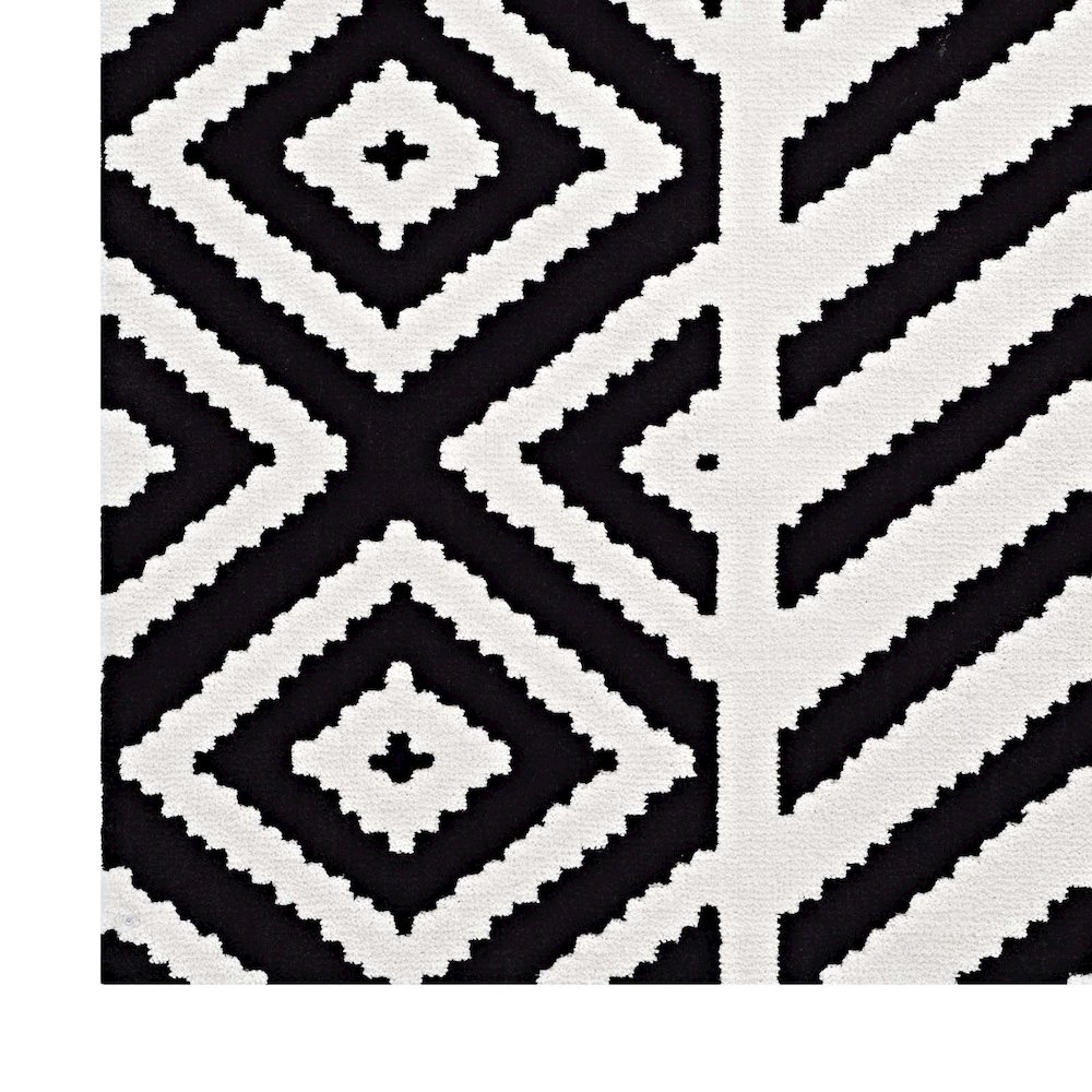 Ailani Geometric Chevron / Diamond 8x10 Area Rug. Picture 3
