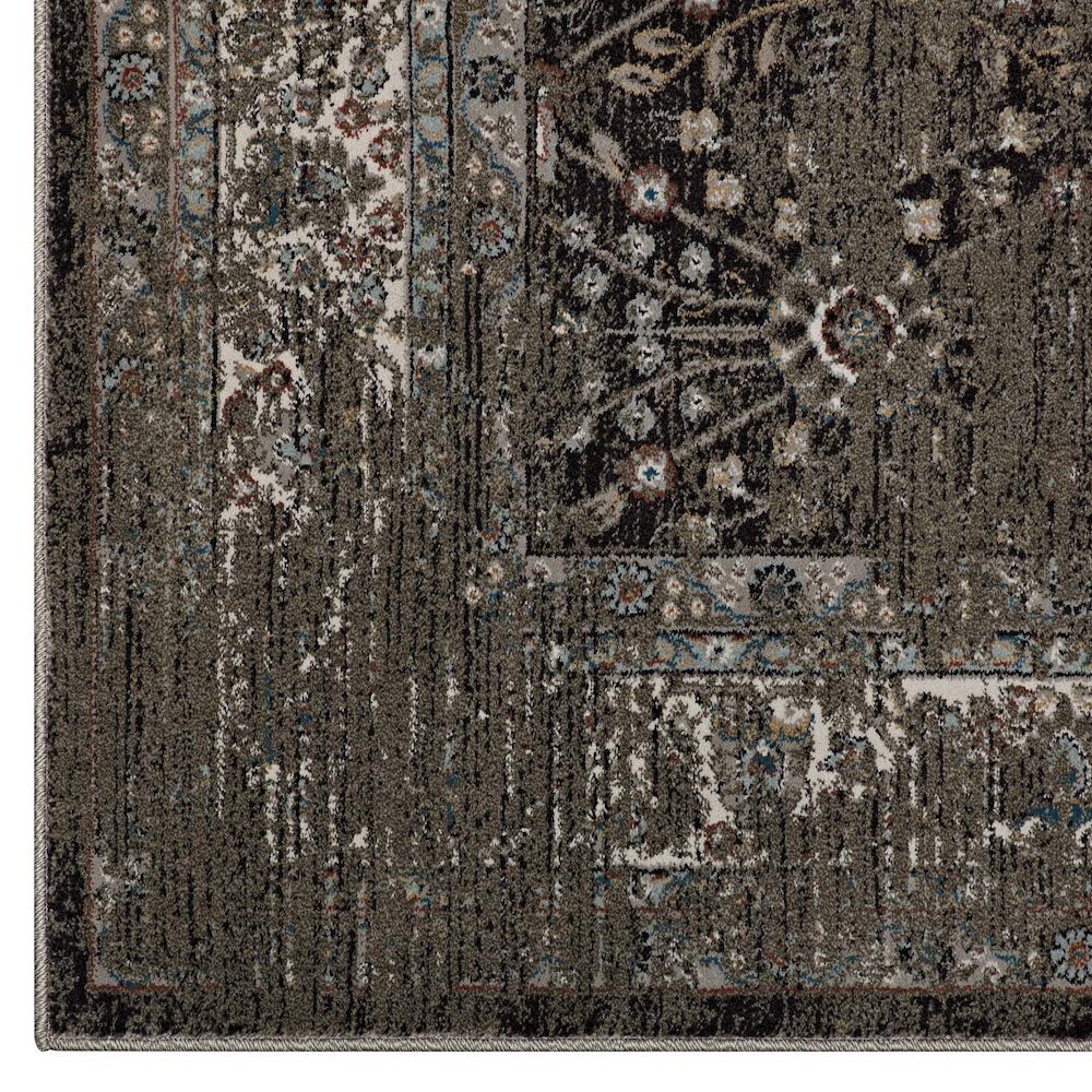 Berit Distressed Vintage Floral Lattice 5x8 Area Rug. Picture 2
