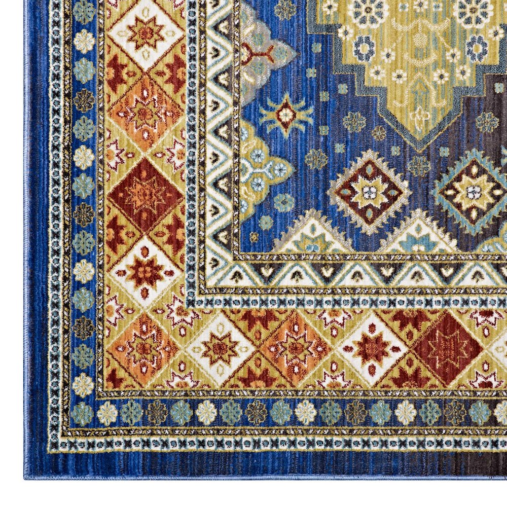 Atzi Distressed Southwestern Diamond Floral 4x6 Area Rug. Picture 2