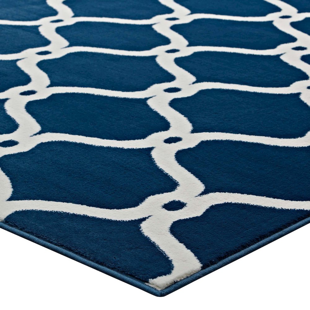 Beltara Chain Link Transitional Trellis 5x8 Area Rug. Picture 3