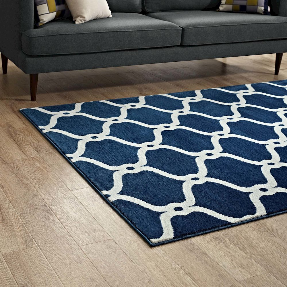 Beltara Chain Link Transitional Trellis 8x10 Area Rug. Picture 7