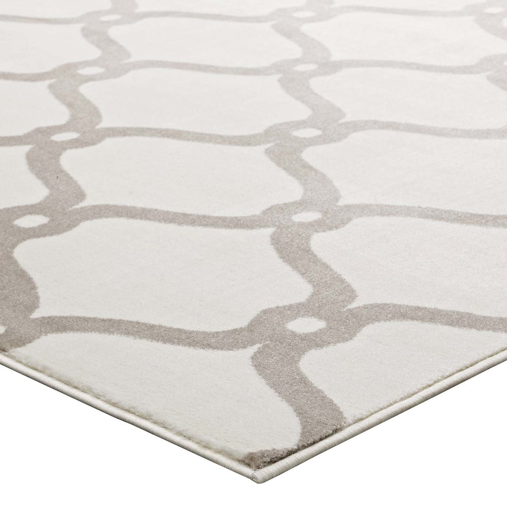 Beltara Chain Link Transitional Trellis 5x8 Area Rug. Picture 3