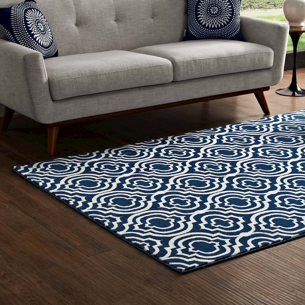 Frame Transitional Moroccan Trellis 5x8 Area Rug. Picture 7