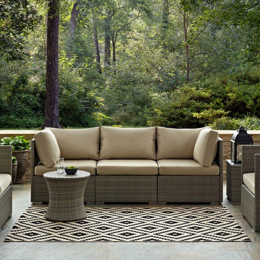 Perplex Geometric Diamond Trellis Indoor and Outdoor 5x8 Area Rug. Picture 6