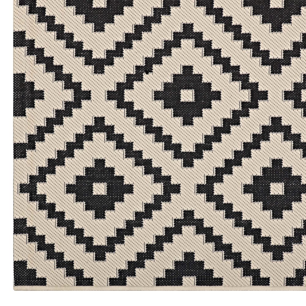 Perplex Geometric Diamond Trellis Indoor and Outdoor 8x10 Area Rug. Picture 2