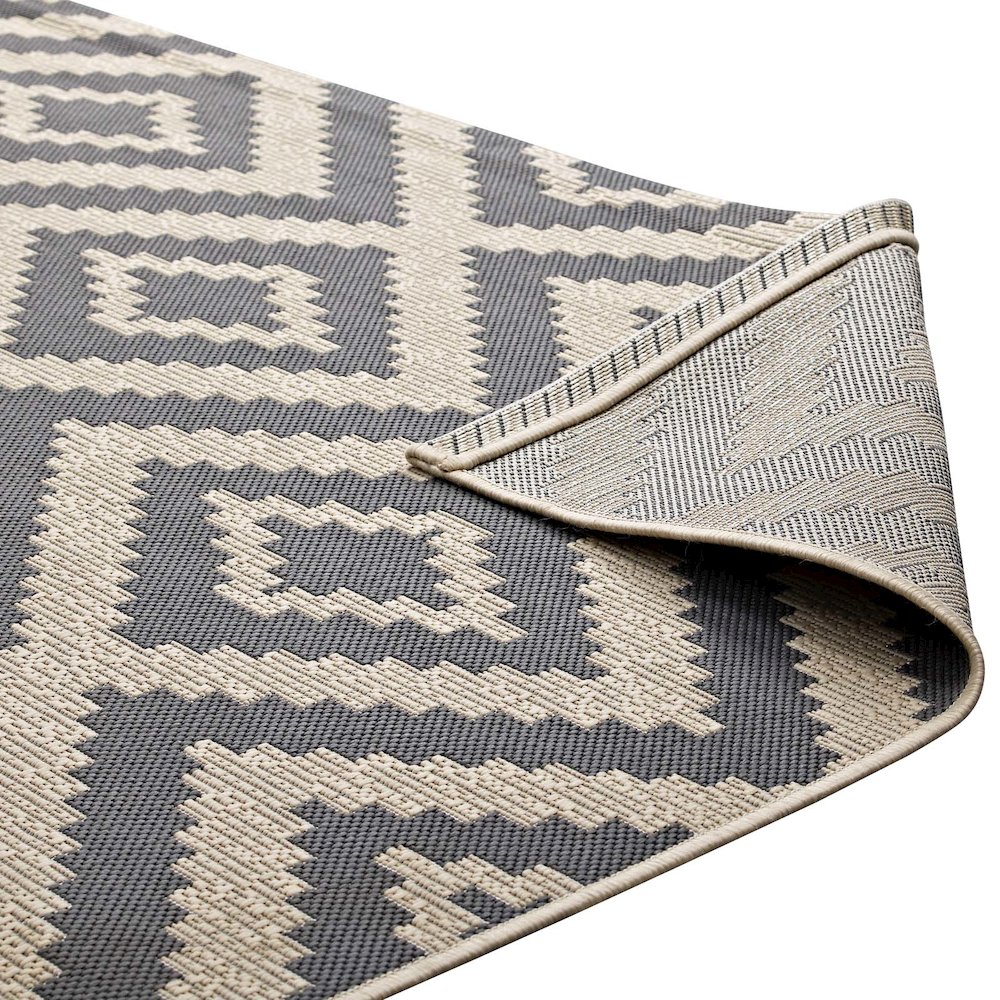 Jagged Geometric Diamond Trellis Indoor and Outdoor 5x8 Area Rug. Picture 4