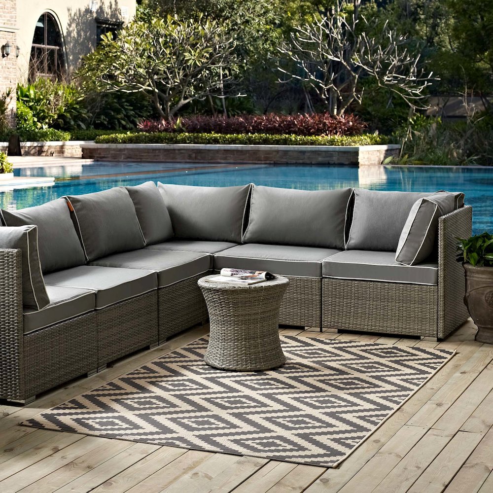 Jagged Geometric Diamond Trellis Indoor and Outdoor 5x8 Area Rug. Picture 5