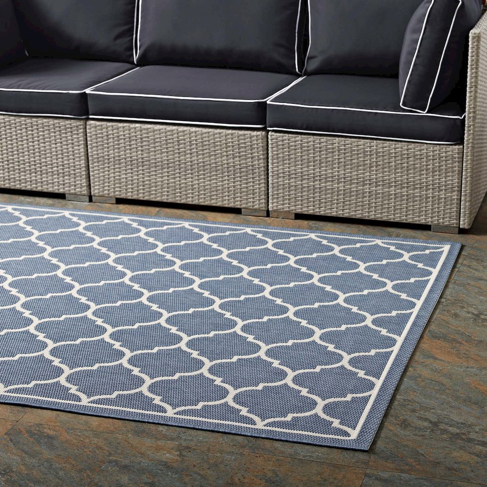 Avena Moroccan Quatrefoil Trellis Indoor and Outdoor 5x8 Area Rug. Picture 7