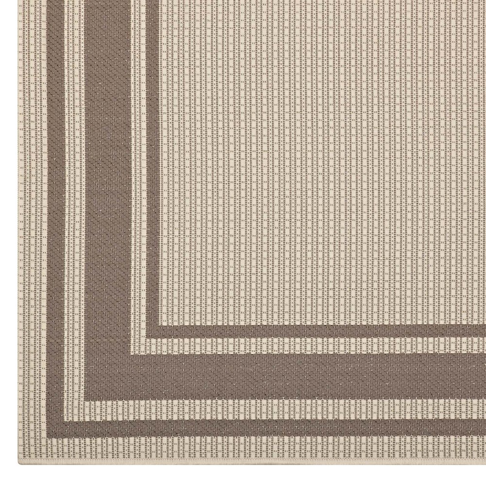 Rim Solid Border Indoor and Outdoor 5x8 Area Rug. Picture 2