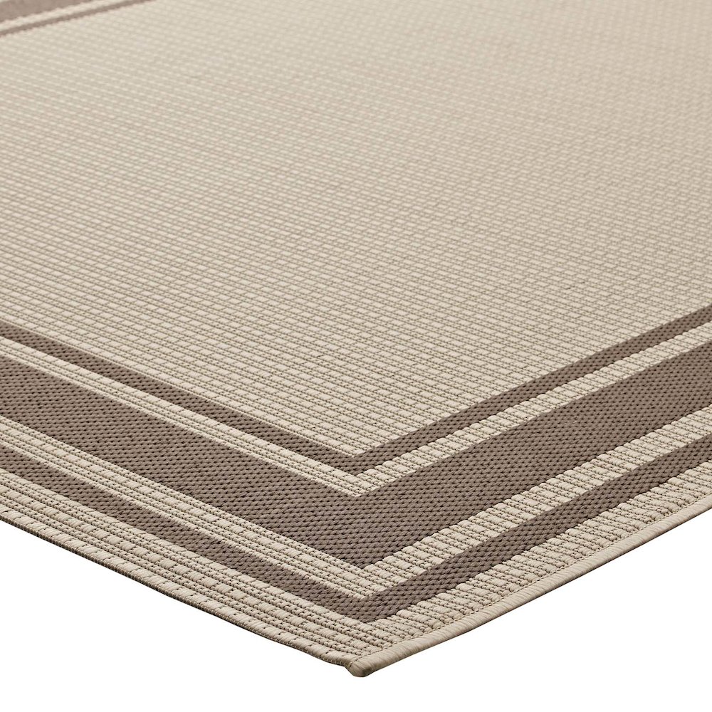 Rim Solid Border Indoor and Outdoor 5x8 Area Rug. Picture 3