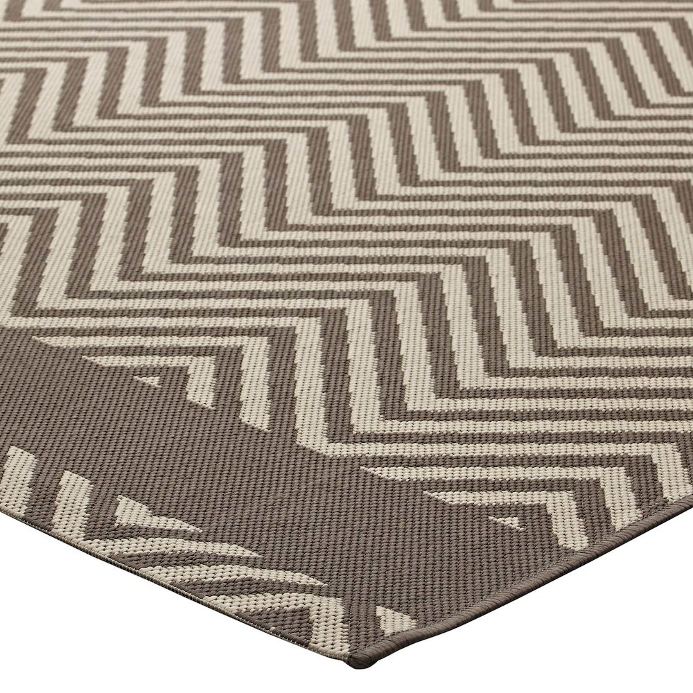 Optica Chevron With End Borders Indoor and Outdoor 5x8 Area Rug. Picture 3