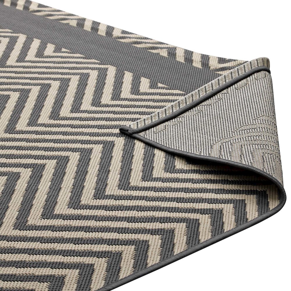 Optica Chevron With End Borders Indoor and Outdoor 5x8 Area Rug. Picture 4