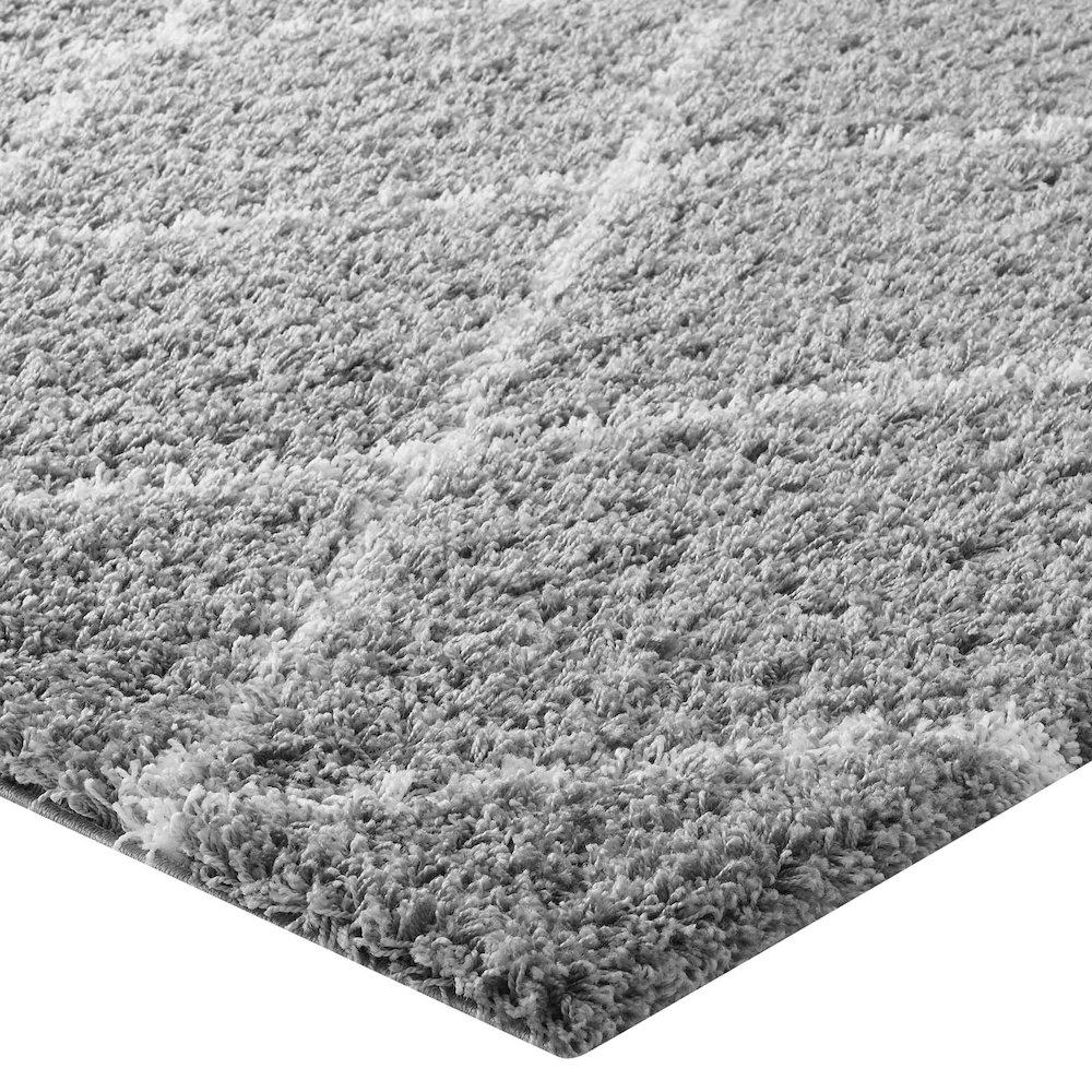 Toryn Diamond Lattice 5x8 Shag Area Rug. Picture 3