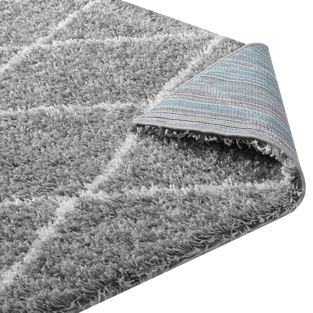 Toryn Diamond Lattice 5x8 Shag Area Rug. Picture 4